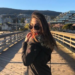 Meet your Posher, Lorena